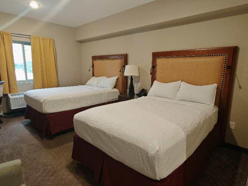Wagon Wheel Hotel West Yellowstone Bagian luar foto